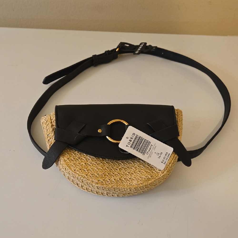 NWT Torrid Black and Tan Women Belt Bag sz 1